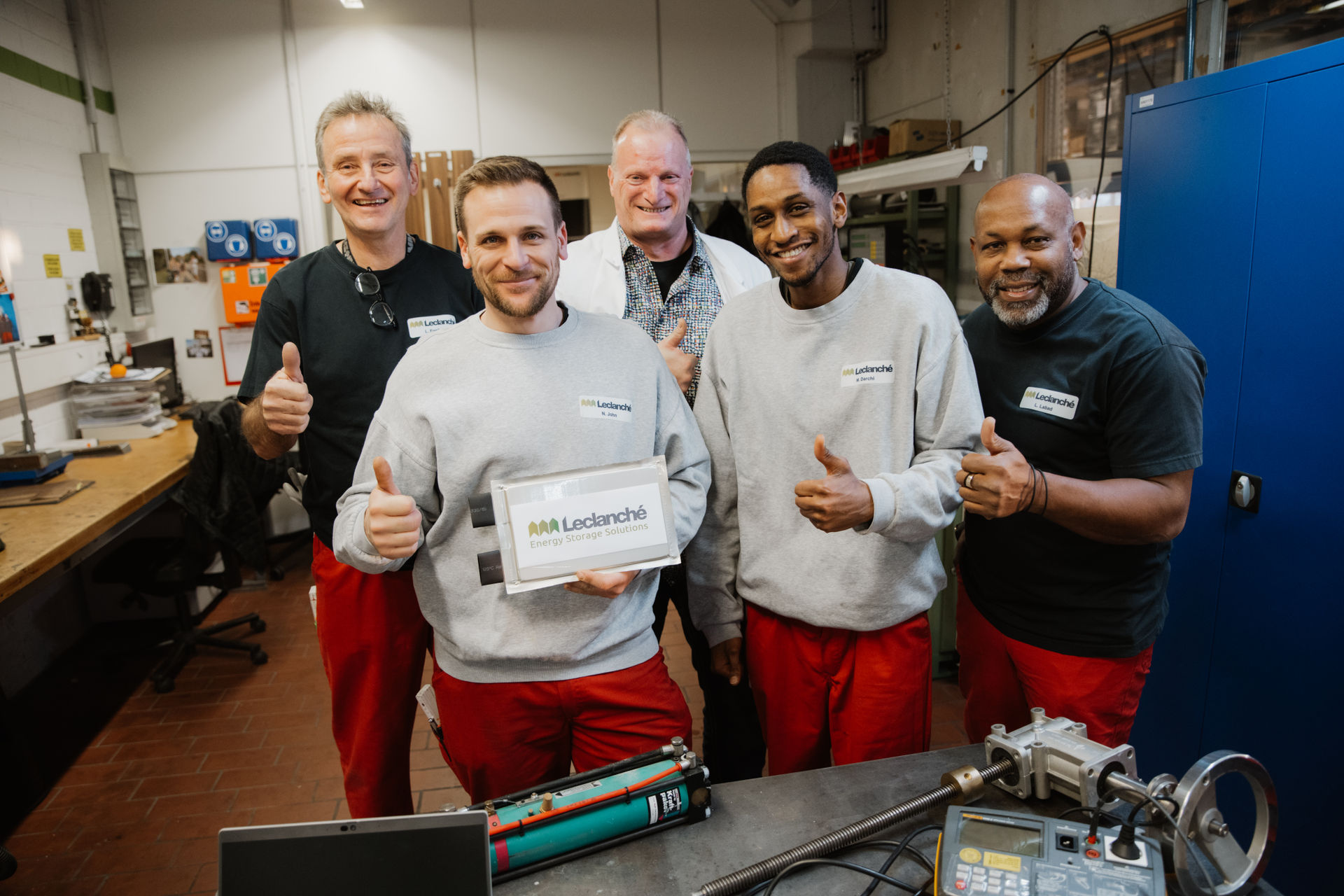 Elektroniker-Team